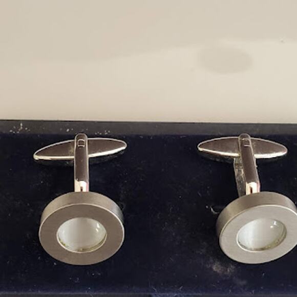 Alexandre of London Men's Cufflinks Silver Tone Mother of Pearl - Picture 2 of 5